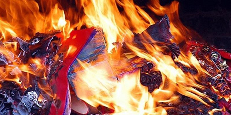 Những nhóm cách đốt vía giải đen cờ bạc phổ biến